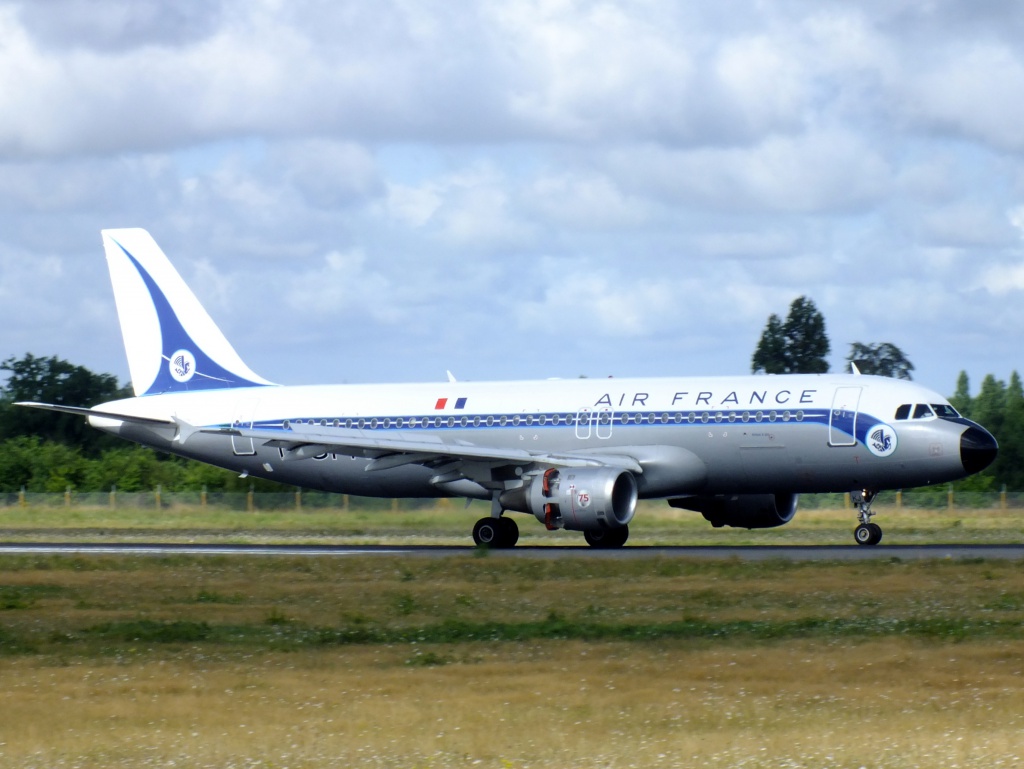 [F-GFKJ] A320 RetroJet Air France - Page 4 322288Aoutn3020