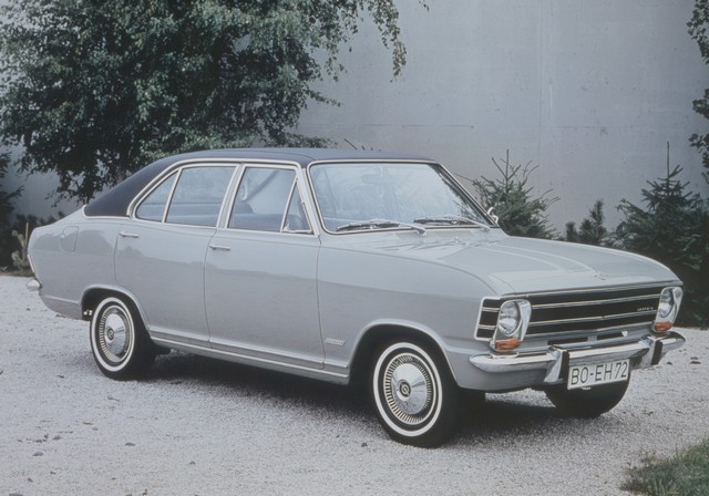 La Kadett B fête son 50ème anniversaire: « Opel Kadett. Das Auto » 32363313642