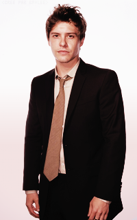 Xavier Samuel  326044X13