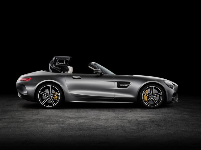 Les nouveaux Mercedes-AMG GT Roadster et Mercedes-AMG GT C Roadster: Coup double pour la « Driving Performance » en mode cabriolet 32681616C76428D323386