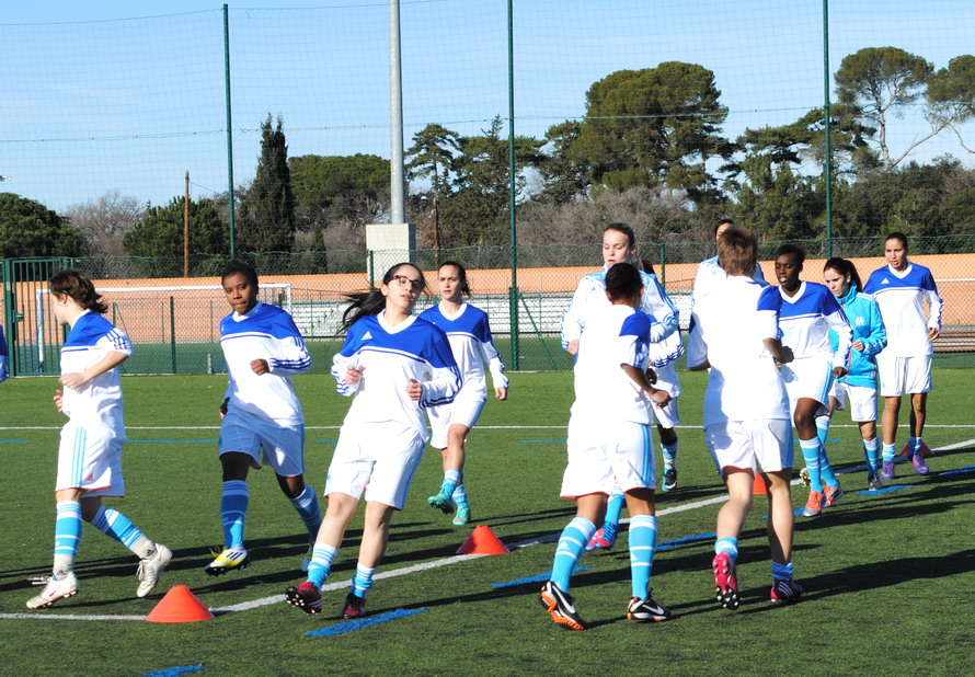 FEMININES DE L'OM : L'AVENIR LEUR APPARTIENT !!! UNE EQUIPE SE CONSTRUIT  2013  329511Photo014