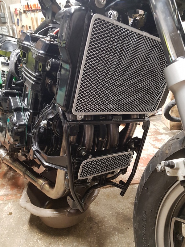 [Edit] Restauration d'une Kawa GPZ900R  - Page 5 330251devil6