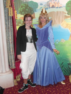 Photos avec les Personnages Disney - Page 3 334019SAM5670