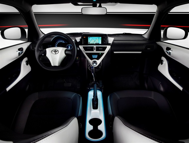 Mondial de l'automobile de Paris 2012:Toyota iQ EV électrique de sére 335540ToyotaiQEVelectrique6