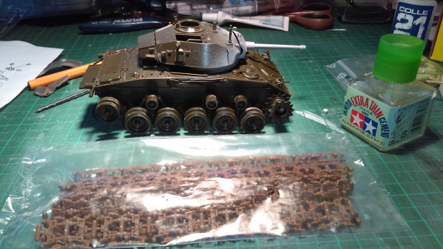 M 24 CHAFFEE ITALERI 1/35 338454IMAG0139