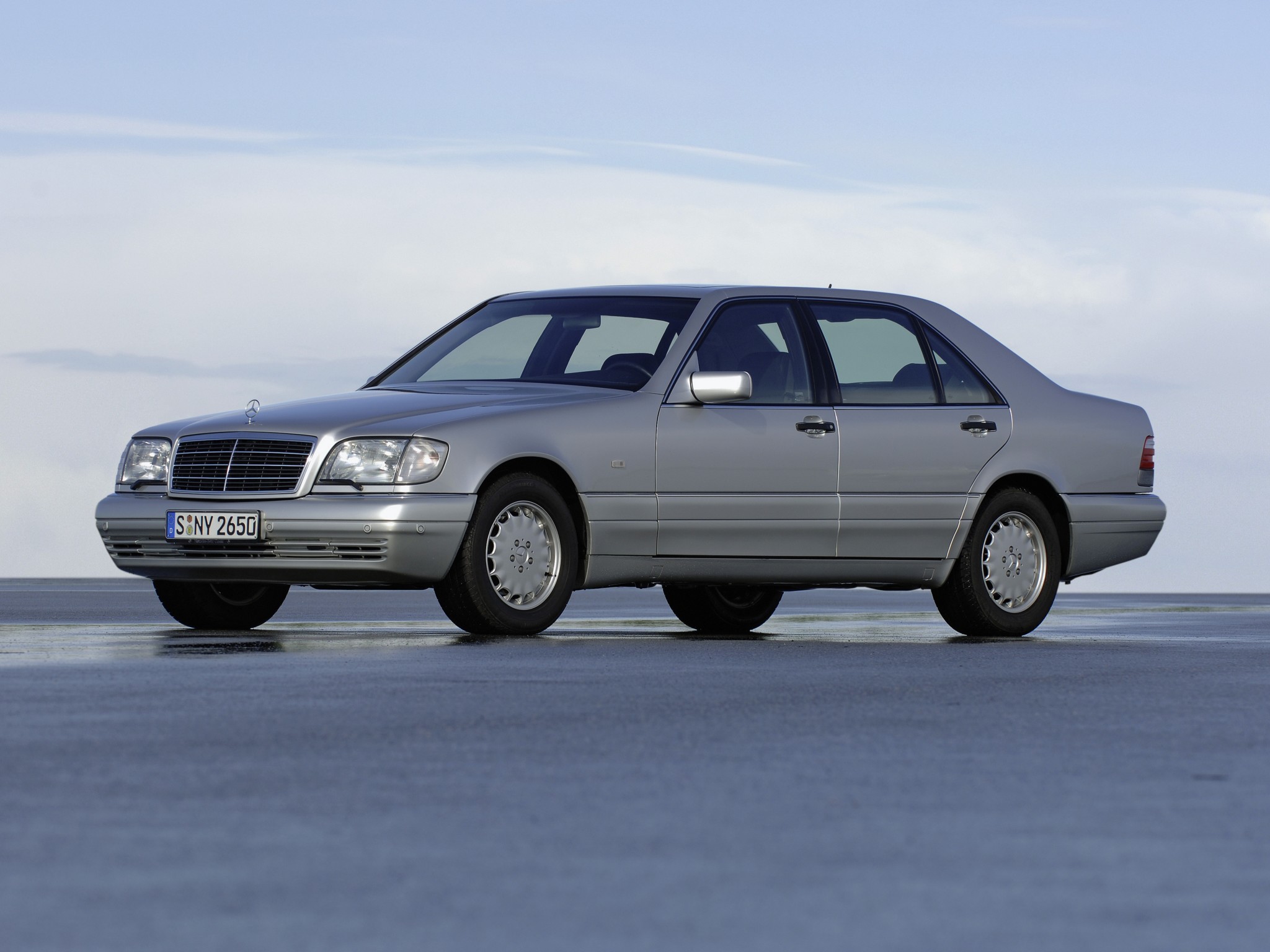 les plus belles photos de Mercedes-Benz classe S w140 et c140... juste pour rêver et pour le plaisir des yeux - Page 3 338658mbw140bellephoto0075