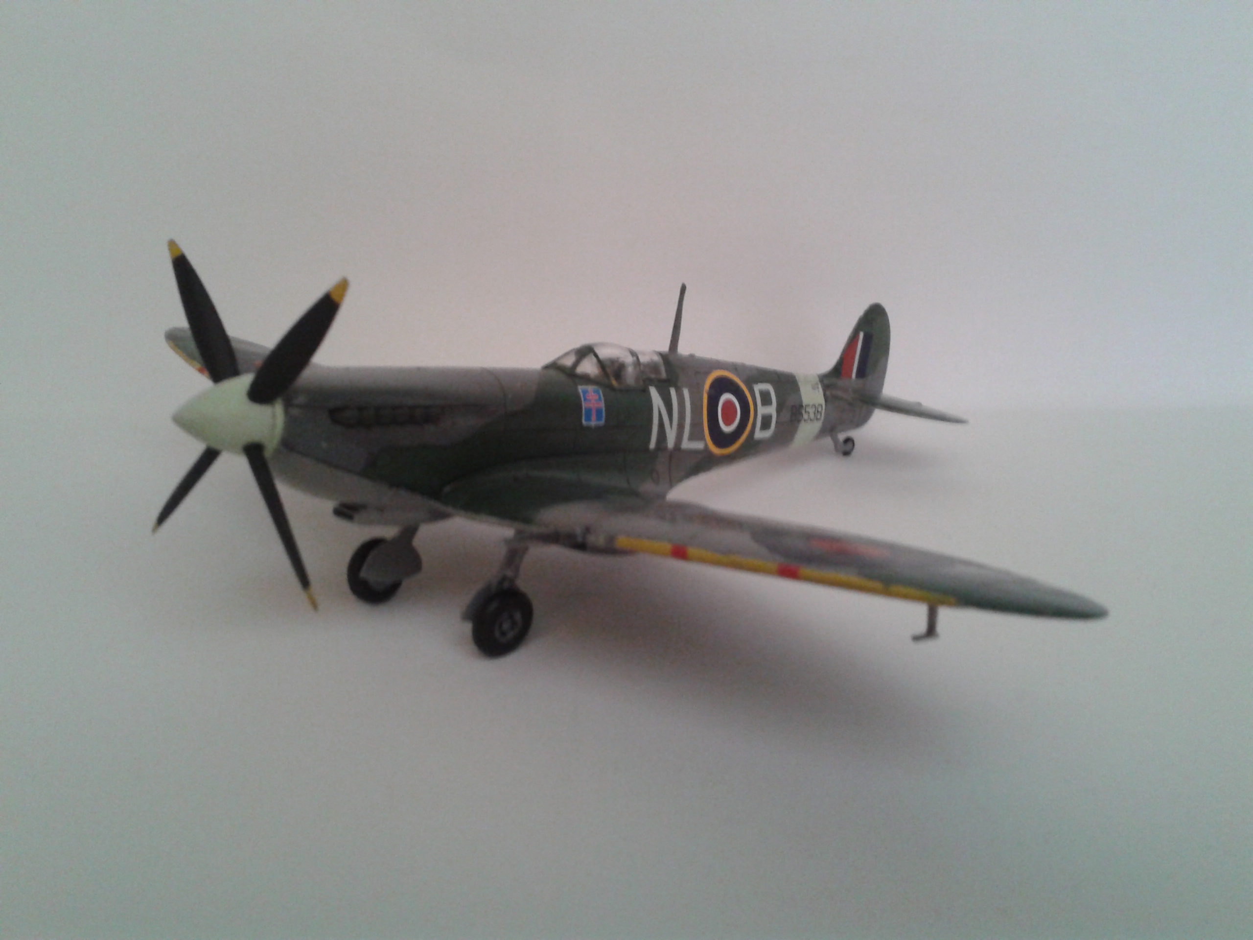 Spitfire Mk. IXC - Pierre Clostermann - Airfix 1/72 339529201607071146341