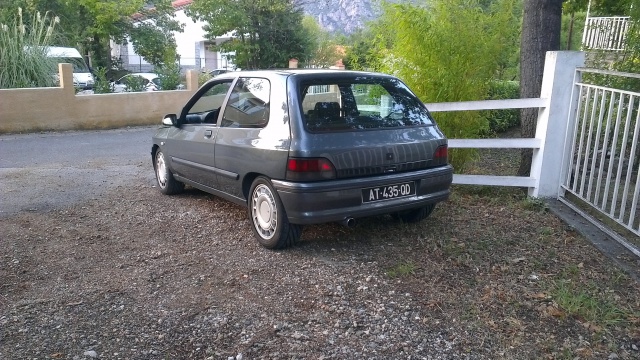 [Clio 16s 1.8l Grise 1992] Thomas 343397IMAG0244