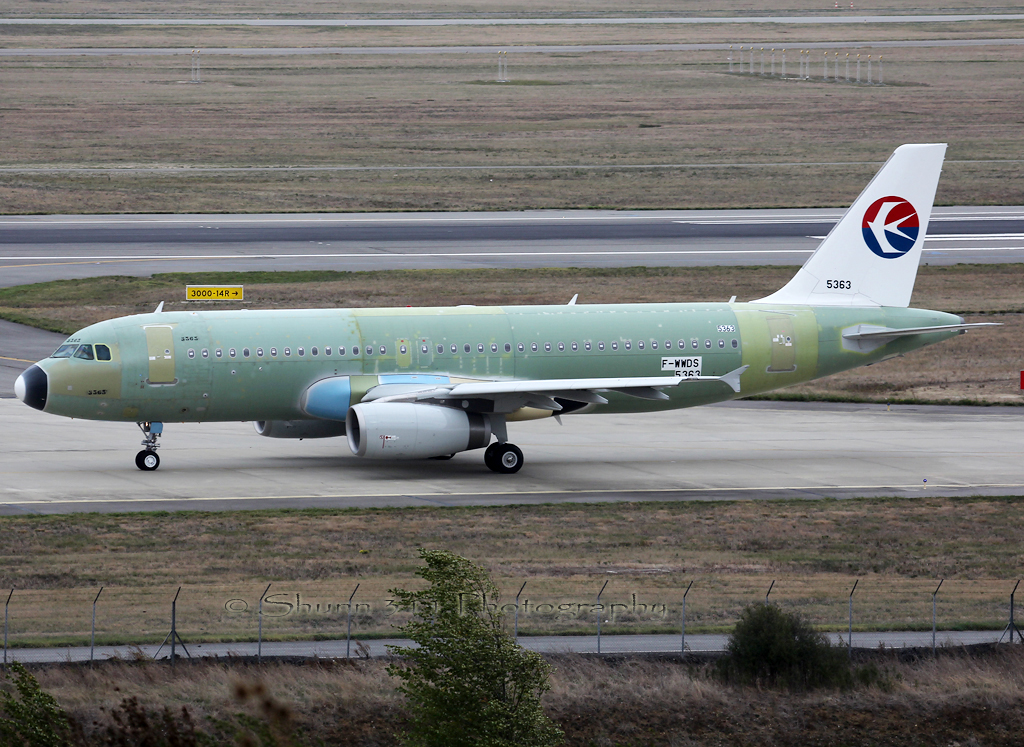 Toulouse-Blagnac - Octobre 2012 - Page 11 346883A320200AirbusFWWDS001cn5363TLS181012EPajaud