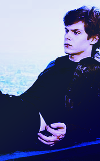 Evan Peters - 200*320 350159Evan