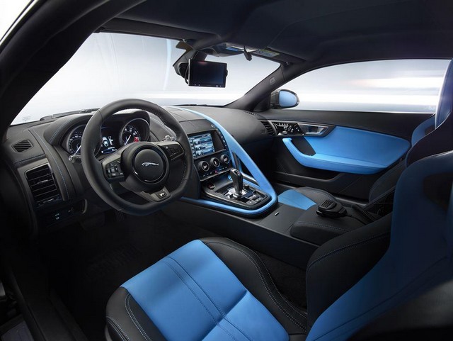 Jaguar renforce son soutien à l'équipe Sky en lui fournissant une F-TYPE Coupé spécifique 351345JagFTYPETeamSky6