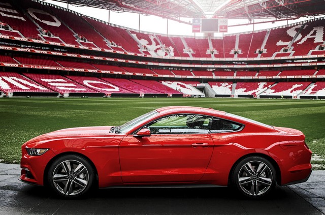 Ford à la finale de la Ligue des Champions  353284FordUCL2014Mustang04