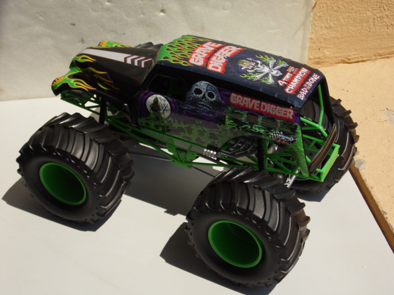 Grave Digger. 358255SAM7196