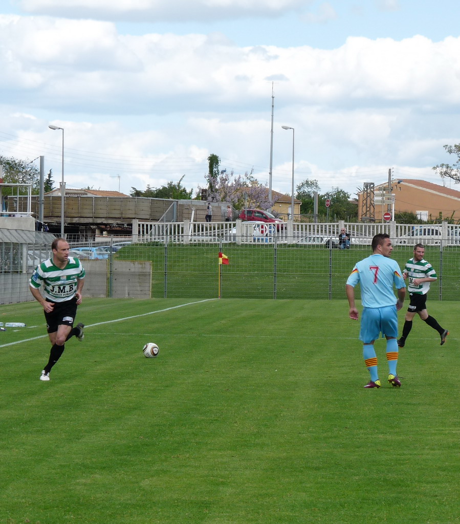 CETTE ( SETE ) ILE SINGULIERE REVIENT EN ( CHAMPIONNAT  DE)  FRANCE DE FOOTBALL AMATEUR  CFA 2 !!!!!!! - Page 2 358487Photo055