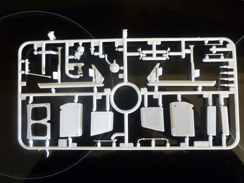 RENAULT 4L GTL 1/24ème Réf 80759  358987P1000495Copier