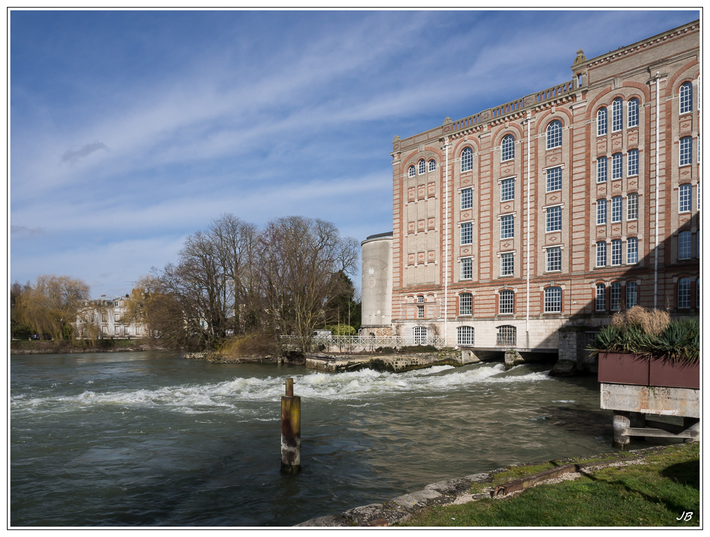 Promenade à Nogent sur Seine 360634LR53P2120006