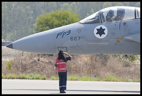 Photos d'avions militaires - Page 19 362355israeli