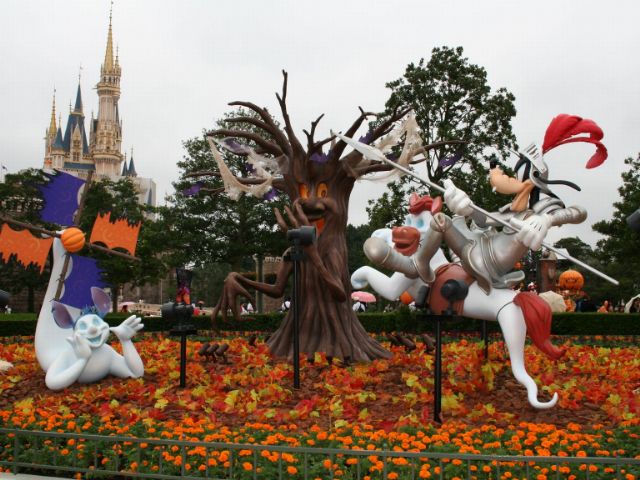 TOKYO DISNEYLAND: Halloween 363662hall20063