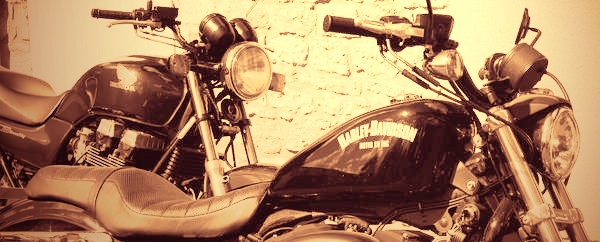 Deux Roues, Un guidon, des vibrations et des frissons. - Page 12 363890moto