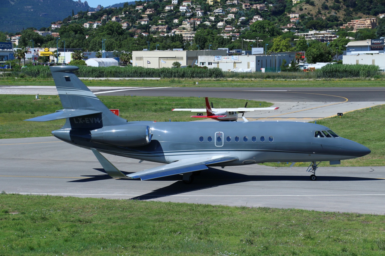 aeroport - Aéroport Cannes-Mandelieu , LFMD-CEQ Juin 2016   372909IMG0187