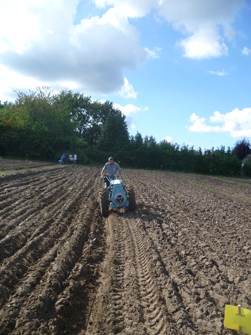 VIARMES 2015 CONCOURS DE LABOUR AUX MOTOCULTEURS - Page 4 379024conc32