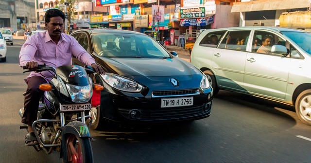 Renault révèle KWID, véhicule attractif, innovant et accessible pour les marchés internationaux 385097RenaultenInde