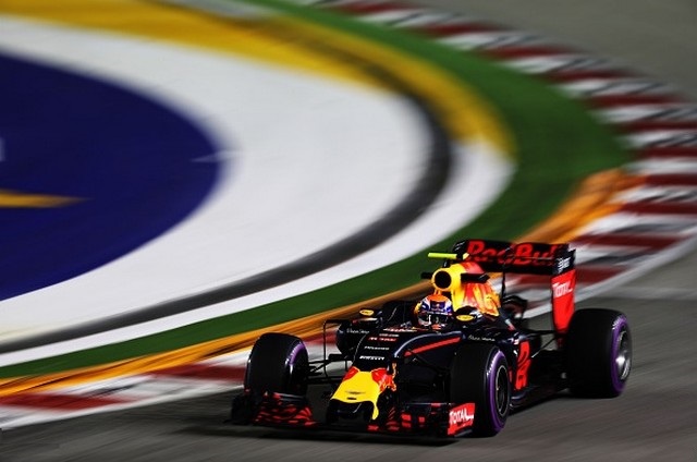 F1 GP de Singapour 2016 (éssais libres -1 -2 - 3 - Qualifications) 3940102010gpdesingapourMaxVerstappen