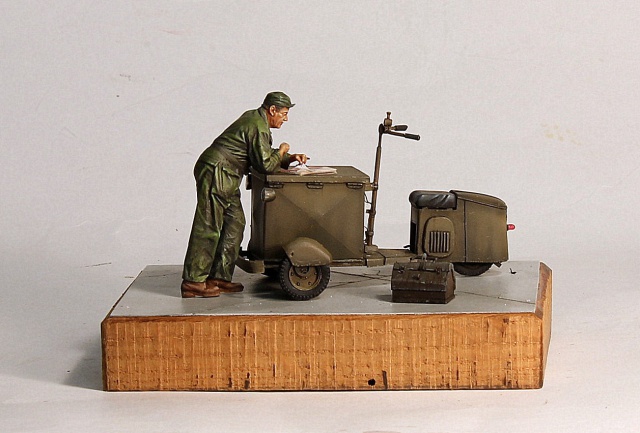 Mecano US (Reedoak) + scooter Cushman (scénette terminée) 1/35 394450004