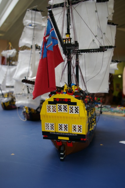 exposition de bateaux  en  brique 398845lego2012031