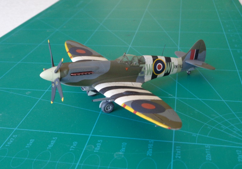 1/72 Spitfire XIVc 400730SpitfireXIV0620159