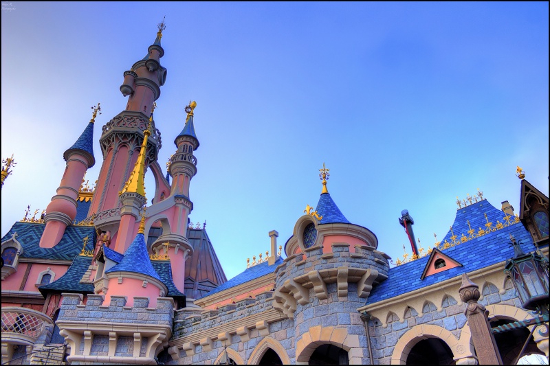 Photos de Disneyland Paris en HDR (High Dynamic Range) ! - Page 32 404330LechteauvudunpeuplusbasHDR600D