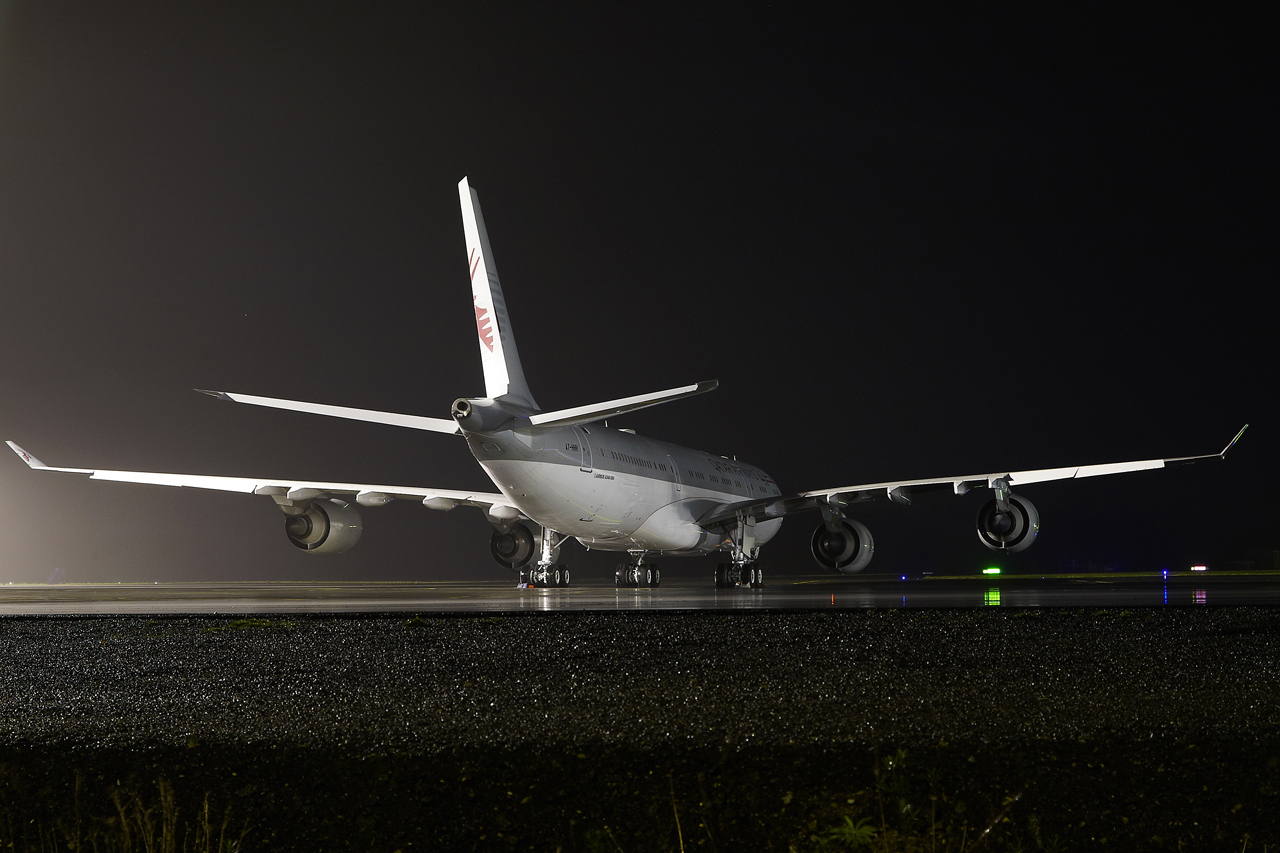 [04/02/2014] Airbus A340-500 (A7-HHH) Qatar Amiri Flight 405177GRX0683