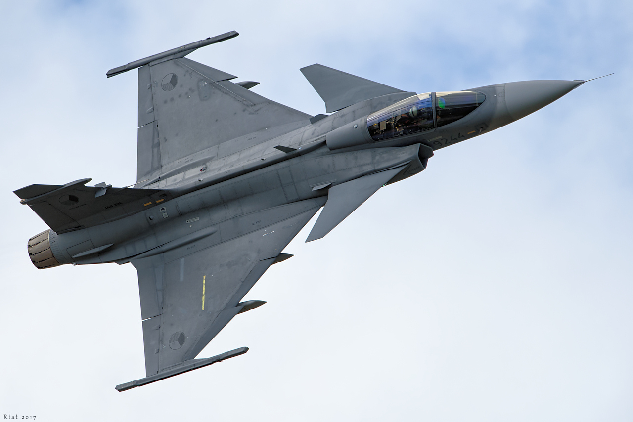 EGVA Fairford - Page 2 405832Riat131