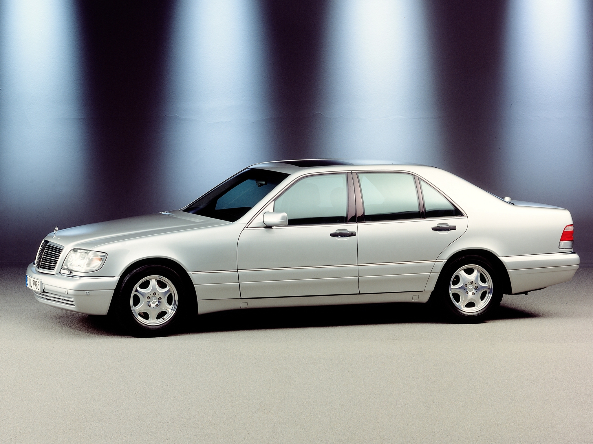 les plus belles photos de Mercedes-Benz classe S w140 et c140... juste pour rêver et pour le plaisir des yeux - Page 5 405955mbw140bellephoto0105