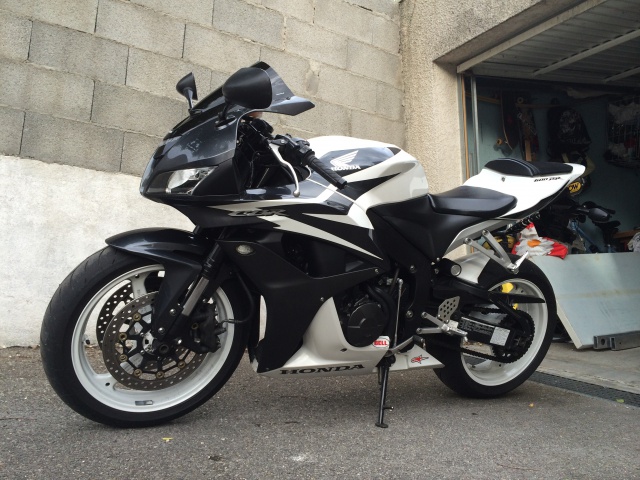 [Honda] CBR 600 RR 08' PC40 sunbeam white 408751photocopie