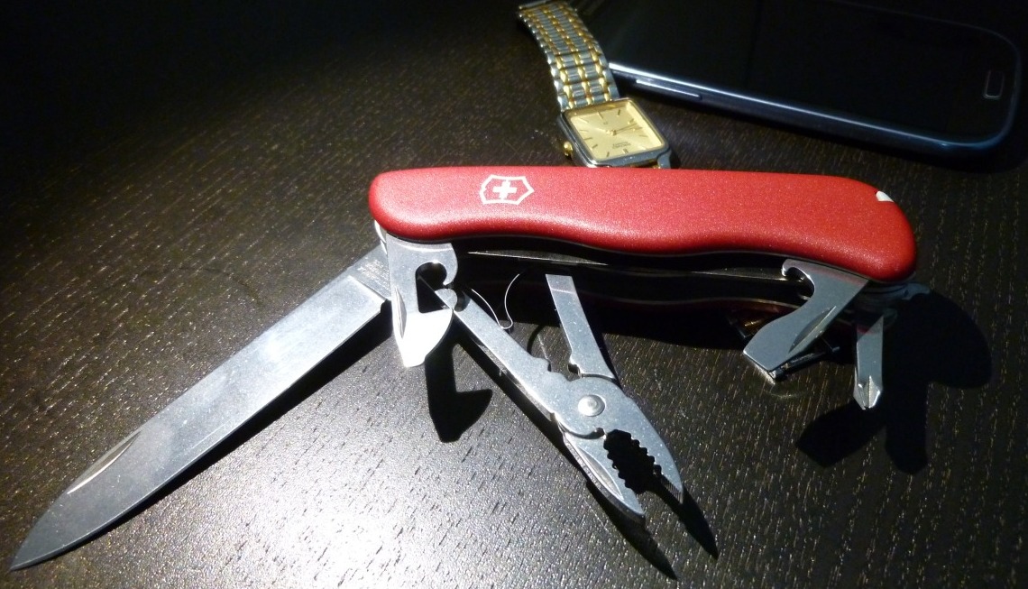 Un Victorinox , What else ? 410086suisse1