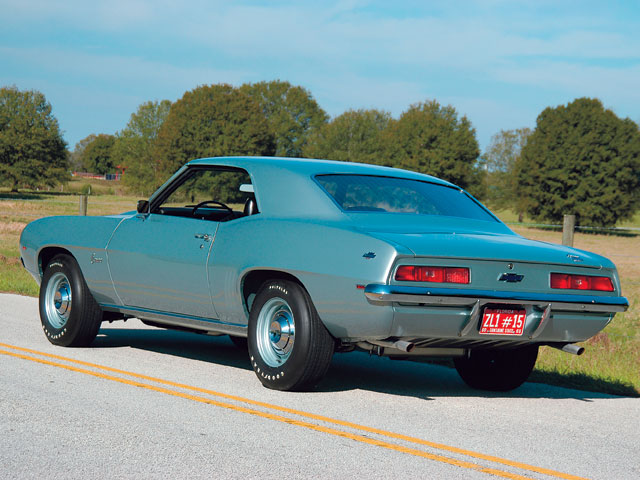 muscle car - Page 6 411493sucs070703z1969chevroletcamaroZL1rear