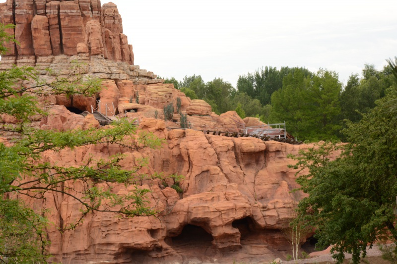 Big Thunder Mountain - Réhabilitation [Frontierland - 2015-2016] - Page 37 411657Disney220616019