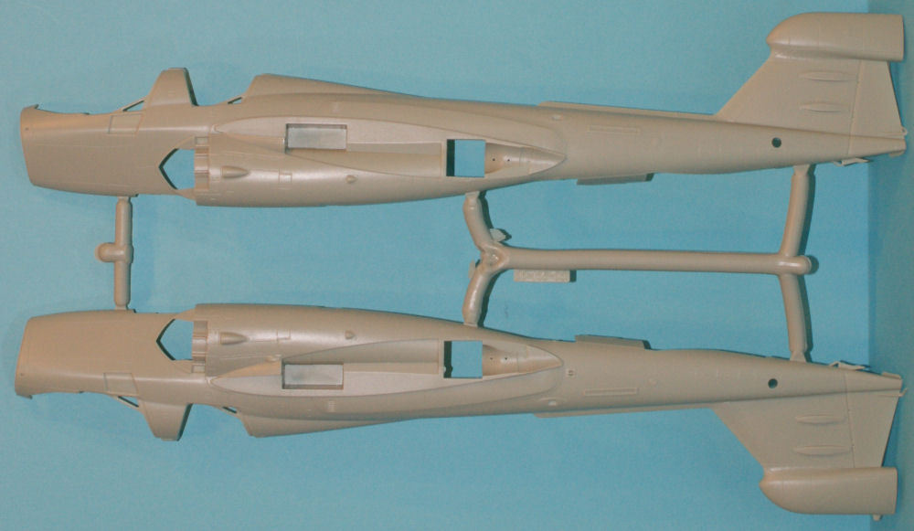 Grumman EA-6 B Prowler 1/48 kinetic 413101kin48022parts1