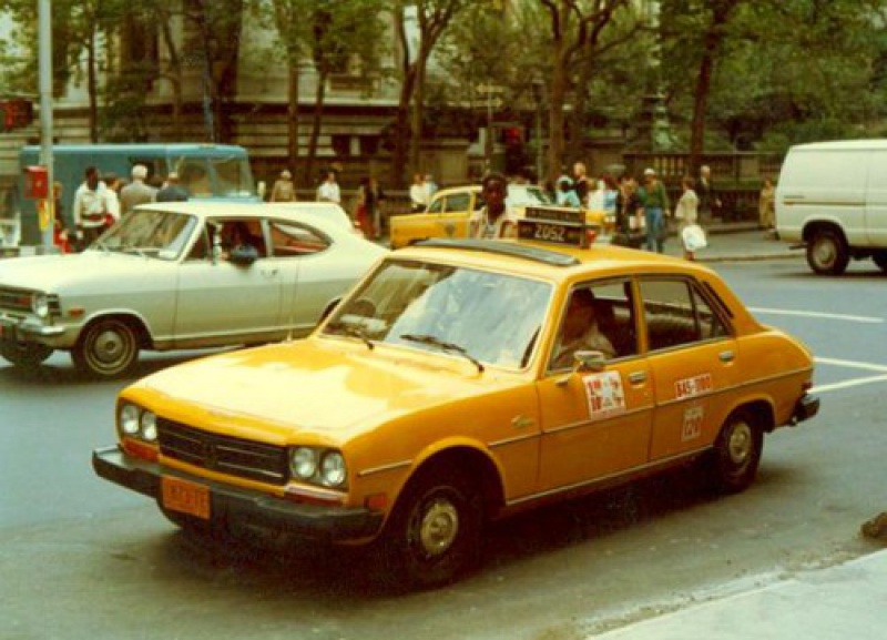 La 205 fête ses 30 bougies !!!!!!!!!!!!!!!!!!!!!!!!!!!!!!!!!!!!!!!!!!!!!!!!!!!!!!!!!!! 4136331975peugeot504dieselustaxi73382689