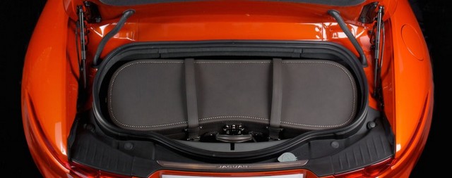 Moynat conçoit une malle sur mesure pour la Jaguar F-Type 414994mallemoynatjaguarftype