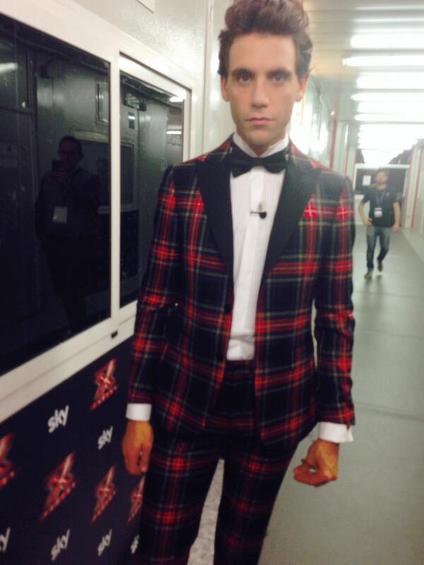 MIKA juge pour Xfactor Italie  - Page 2 417116BXXcNMuCAAAlFF