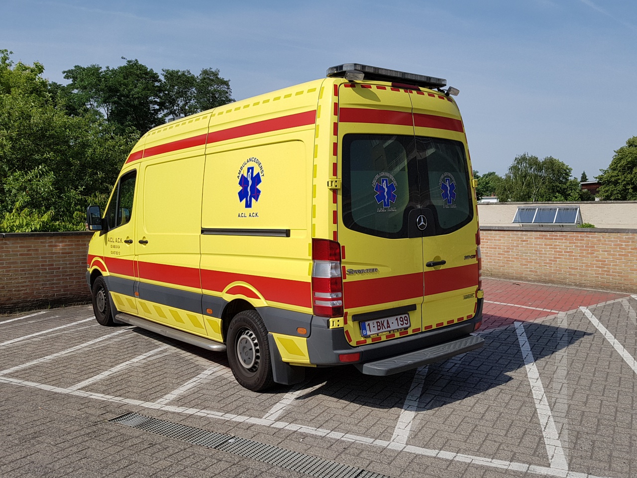 Ambulances privées belges 41716820170621102036