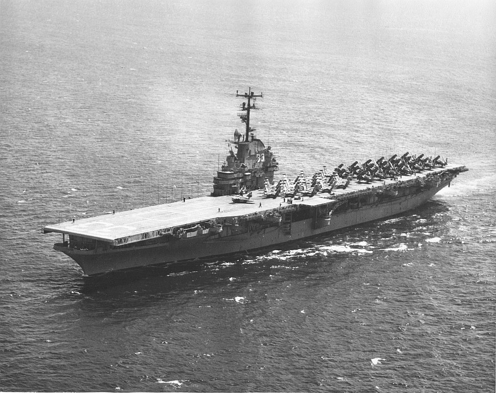 US NAVY PORTE-AVIONS CLASSE ESSEX (3EME PARTIE) 417803USSKearsargeCVA33195354