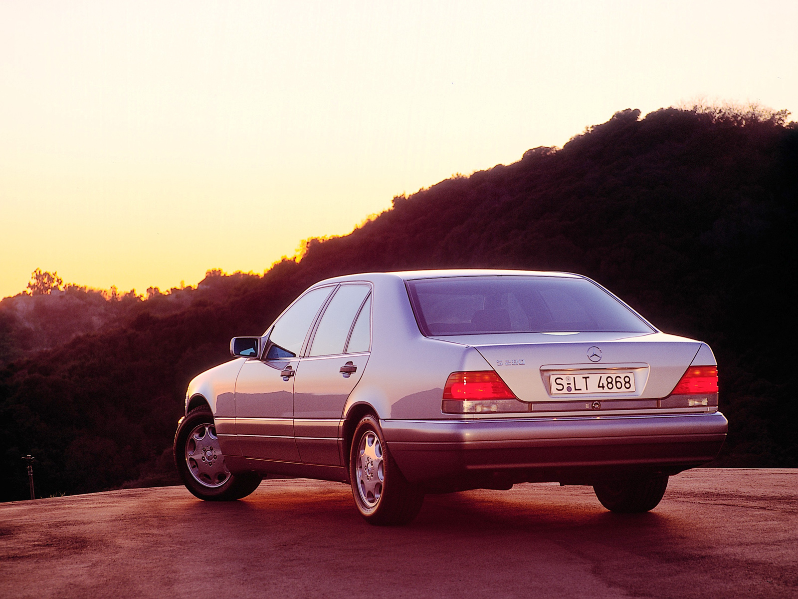 les plus belles photos de Mercedes-Benz classe S w140 et c140... juste pour rêver et pour le plaisir des yeux - Page 4 420423mbw140bellephoto0076