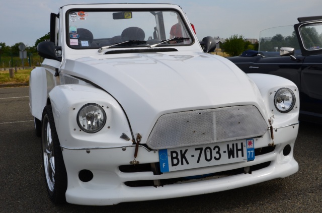 Les customs sur base Citroën - Page 39 421952jpg214