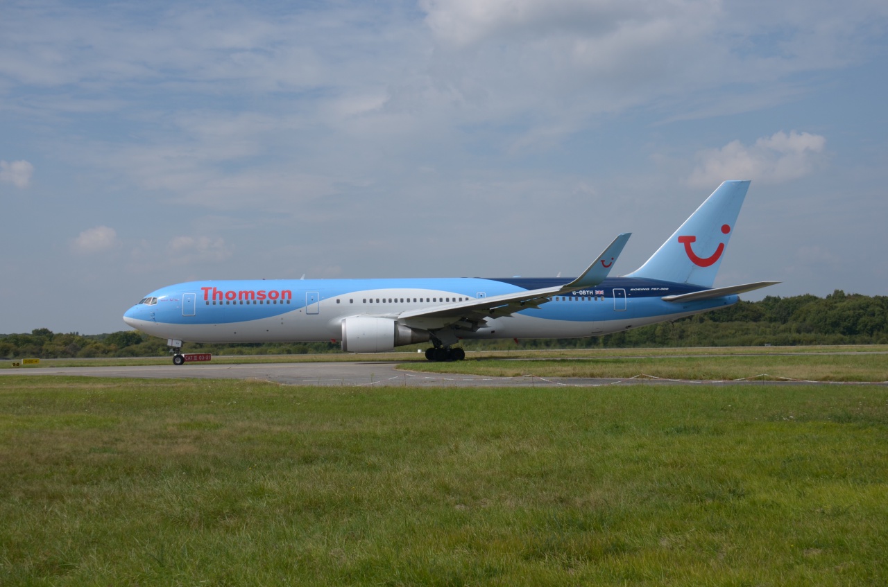 [06/09/2014] Boeing B767 (G-OBYH) Thomson en déroutement !!! 423514DSC1188