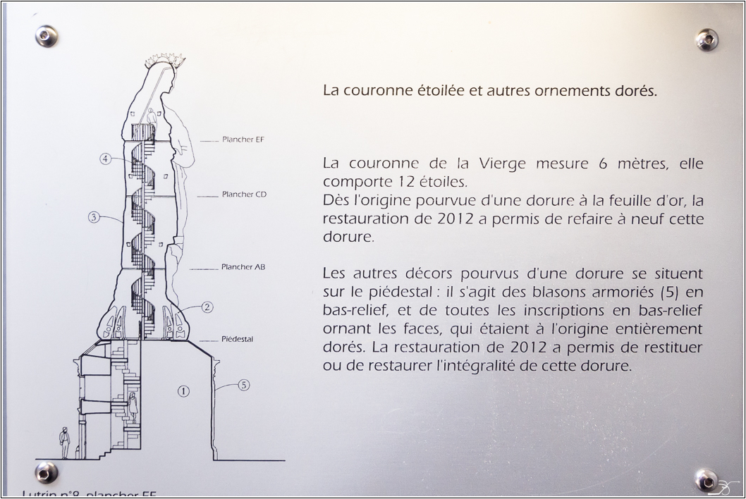 Pénétrons dans Notre Dame... 428368LR6P6090065