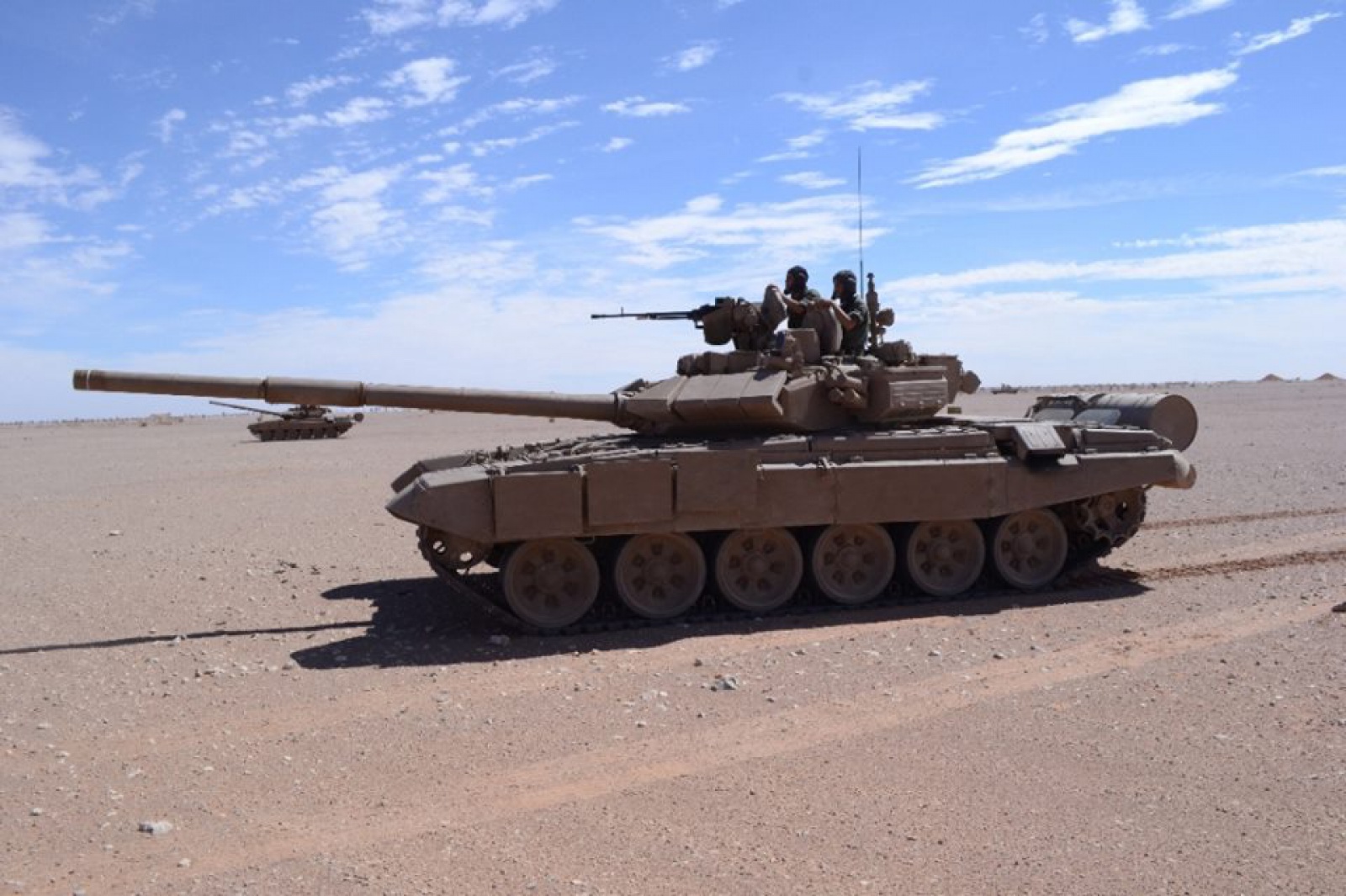 صور دبابات قتال رئيسية الجزائرية T-90SA ] Main Battle Tank Algerian ]  - صفحة 3 429140fdz2