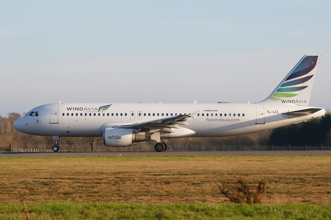 [05/01/2014] Airbus A320 (YL-LCL) Windavia 430515GRX9962